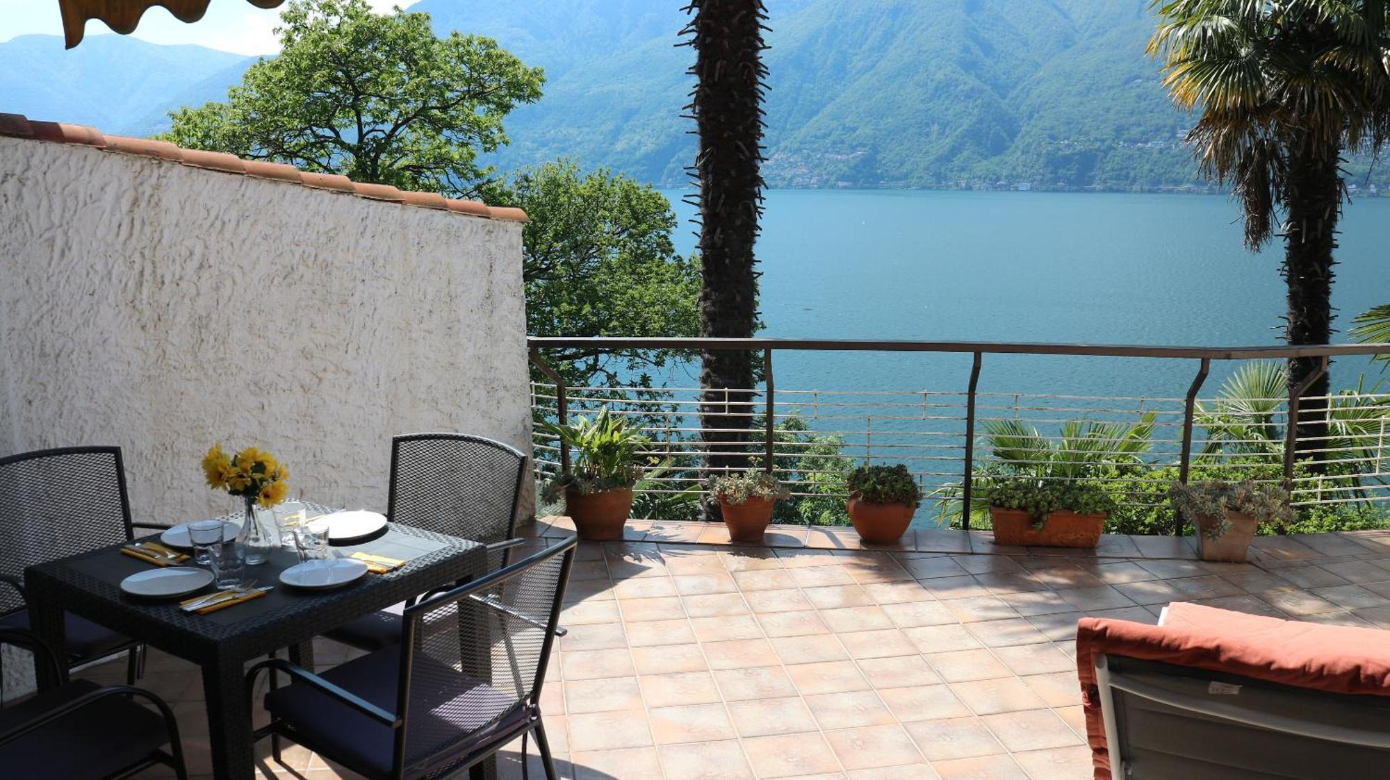 Casa Roccia Apartment Pino Lago Maggiore Exterior photo